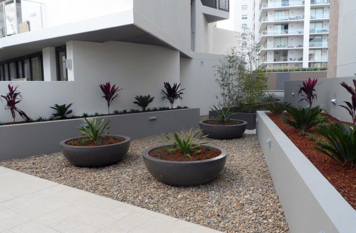 Quatro Design Oversized Massive Planter Bowls